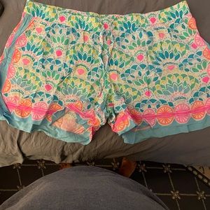 New without tags Lilly Pulitzer shorts. Size XL.